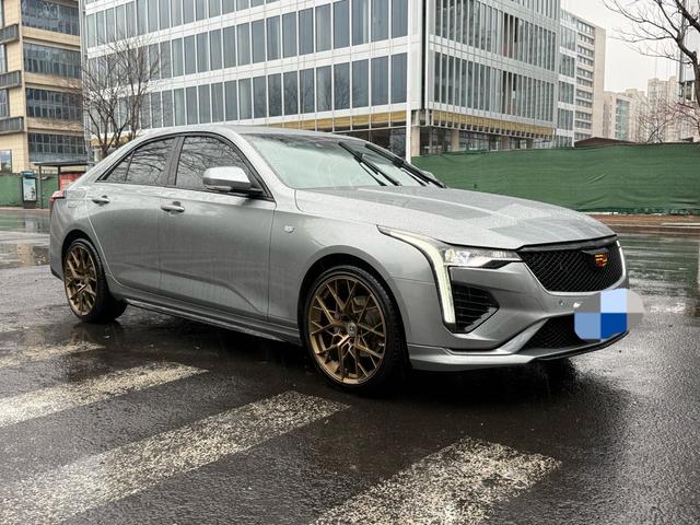 Cadillac CT4 - фото 2