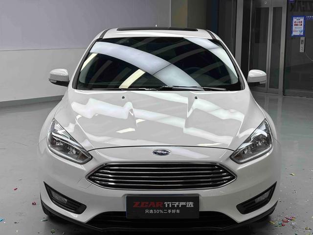 Ford Focus - фото 2
