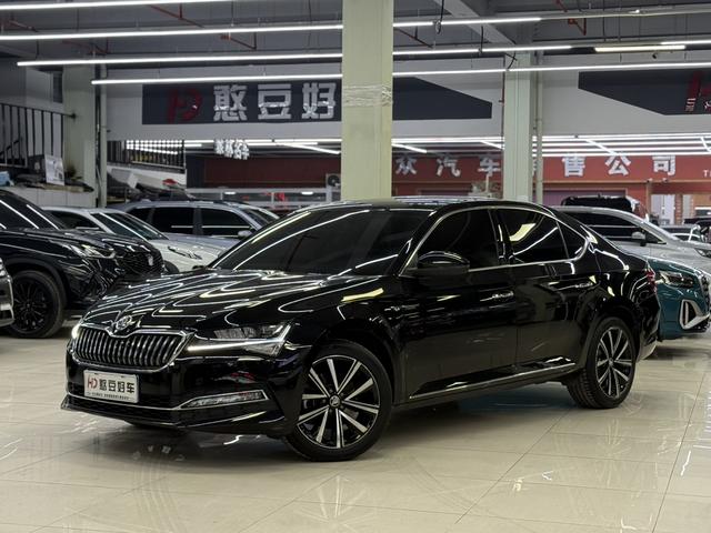 Skoda Superb - фото 0
