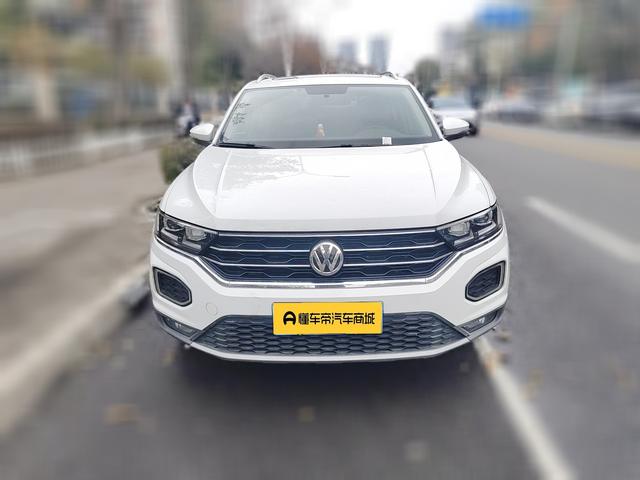 Volkswagen T-Roc - фото 1