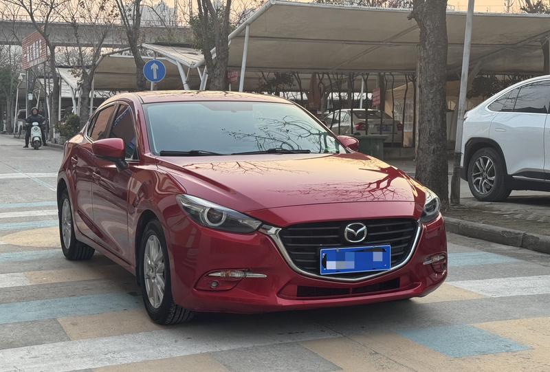 Mazda Mazda3 - фото 2