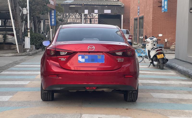 Mazda Mazda3 - фото 4