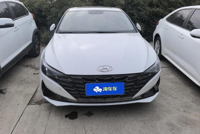 Hyundai Elantra - фото 2