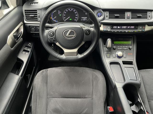 Lexus CT - фото 3