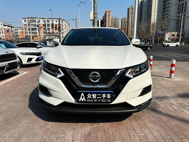 Nissan Qashqai - фото 1