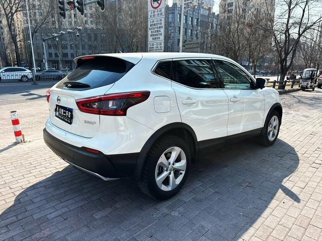 Nissan Qashqai - фото 4