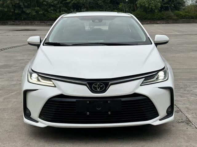 Toyota Corolla - фото 1