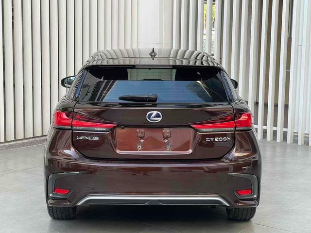 Lexus CT - фото 3