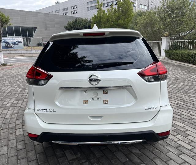 Nissan X-Trail - фото 4