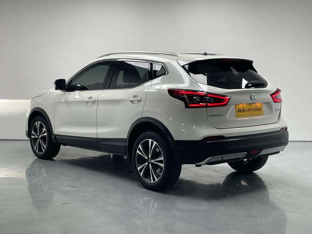 Nissan Qashqai - фото 4