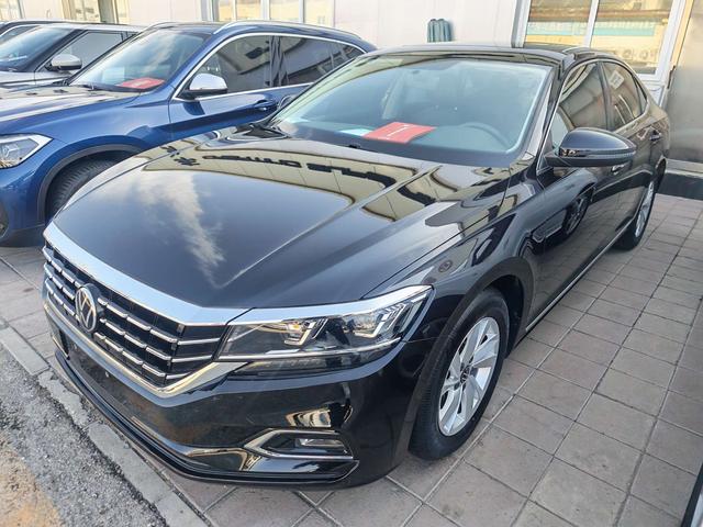 Volkswagen Passat - фото 0