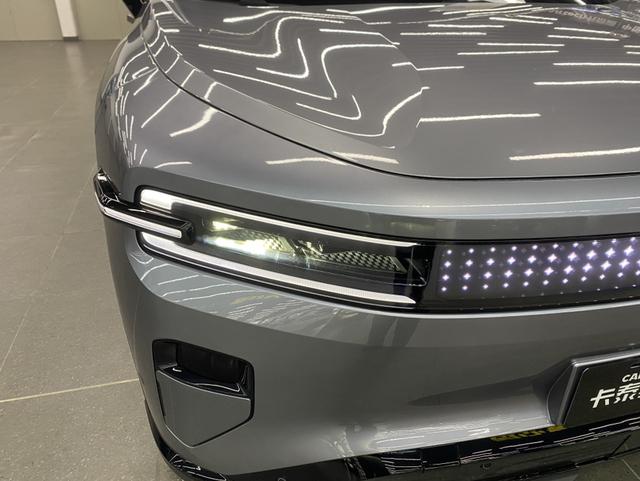 Changan Qiyuan E07 - фото 3