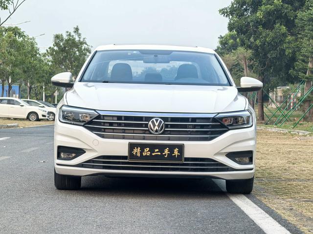 Volkswagen Sagitar - фото 1