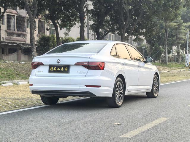 Volkswagen Sagitar - фото 3