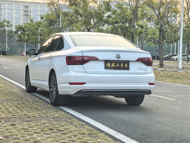 Volkswagen Sagitar - фото 4
