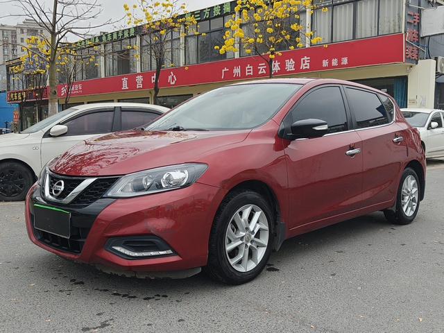 Nissan Tiida - фото 0