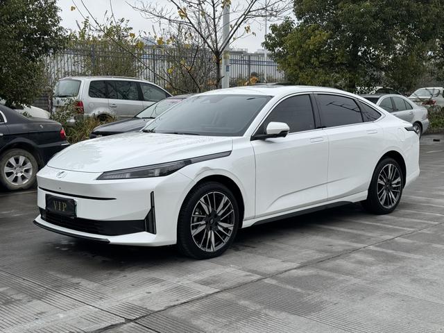 Changan Qiyuan A05 - фото 0