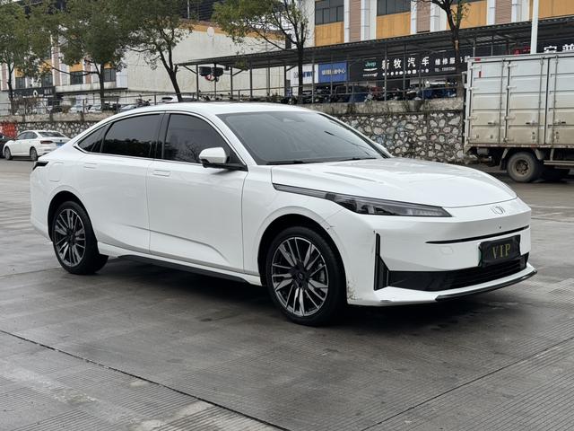Changan Qiyuan A05 - фото 2