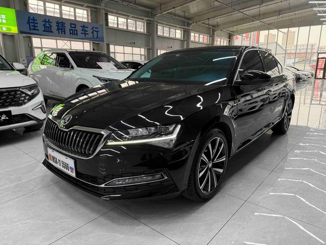 Skoda Superb - фото 0