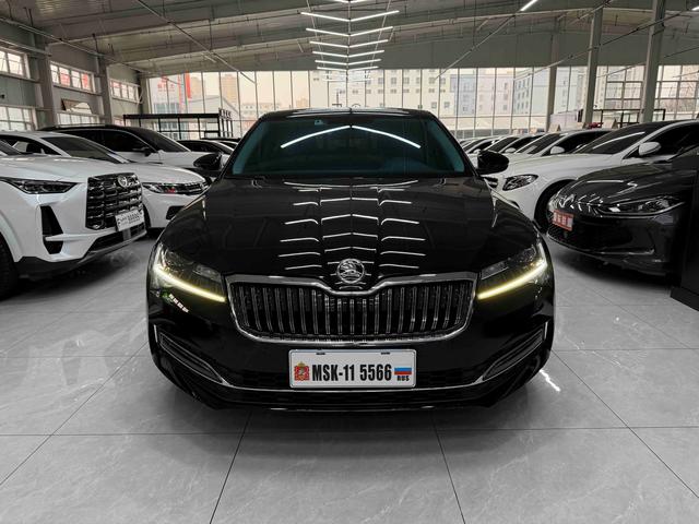 Skoda Superb - фото 1