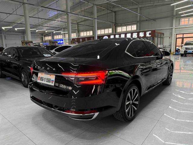 Skoda Superb - фото 3