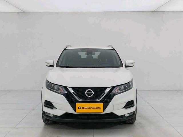 Nissan Qashqai - фото 1
