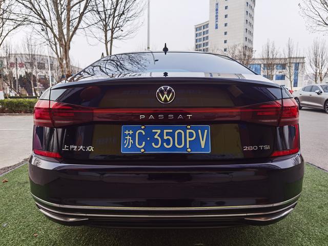 Volkswagen Passat - фото 4