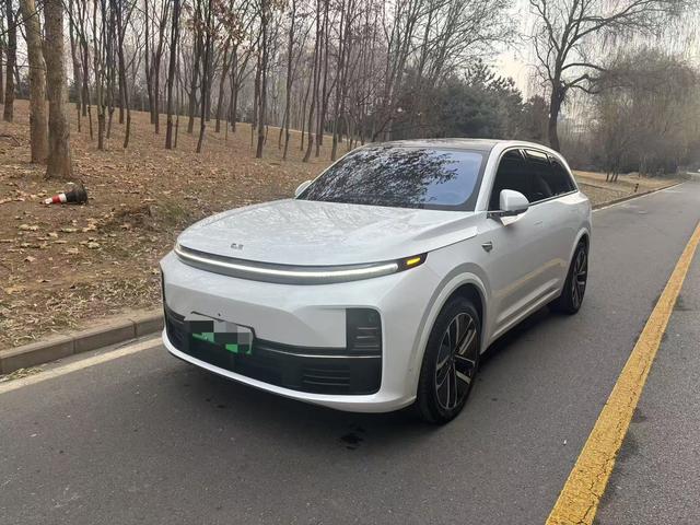 Li Auto L7 - фото 0