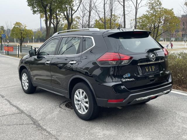 Nissan X-Trail - фото 4