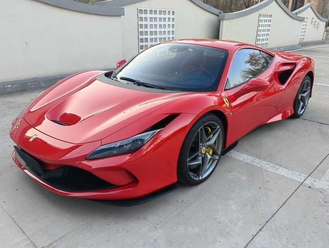 Ferrari F8 - фото 0