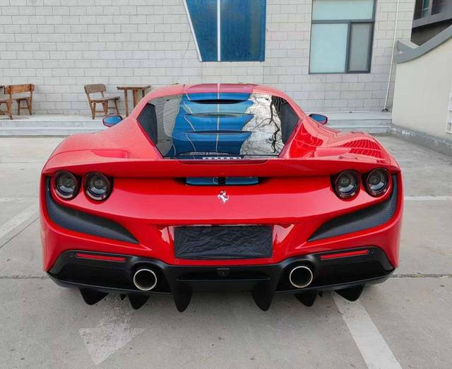 Ferrari F8 - фото 4