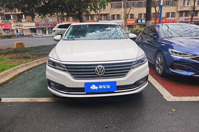 Volkswagen Lavida - фото 2