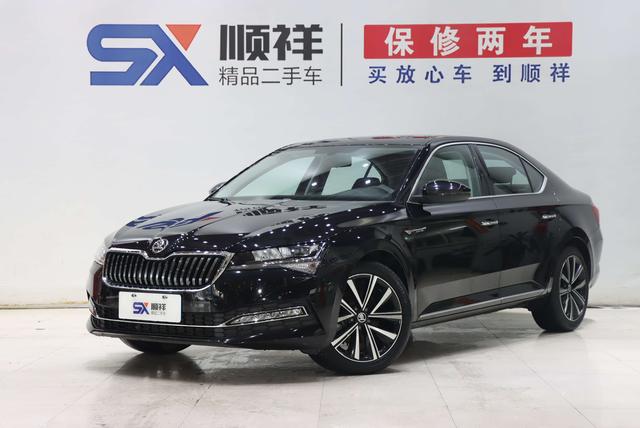 Skoda Superb - фото 0