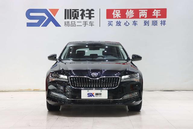 Skoda Superb - фото 1