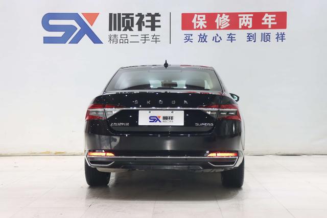 Skoda Superb - фото 4