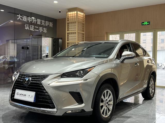 Lexus NX - фото 0