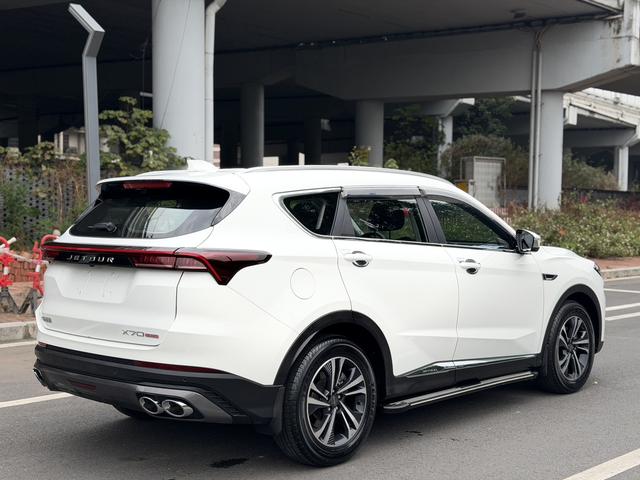 Jetour X70 PLUS - фото 4