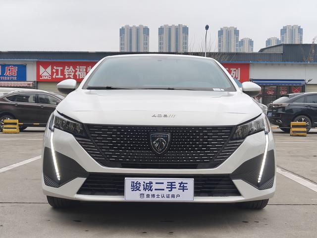 Peugeot 408 - фото 1