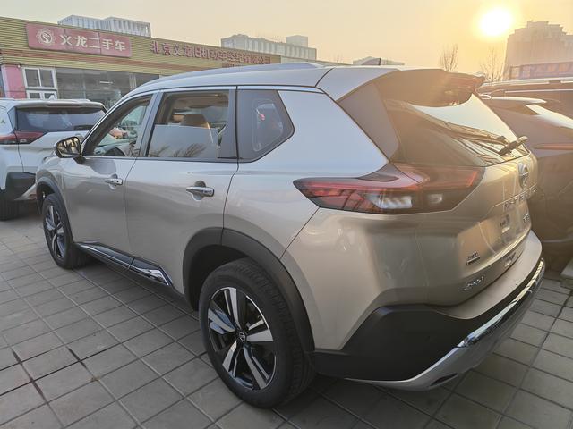 Nissan X-Trail - фото 1