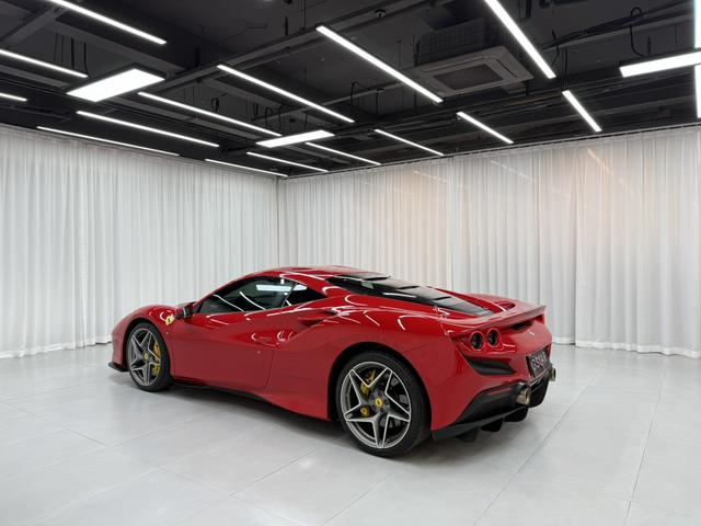 Ferrari F8 - фото 2