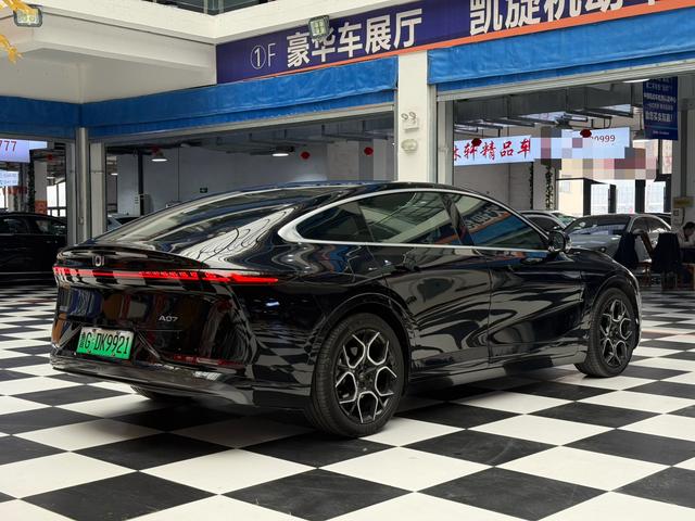 Changan Qiyuan A07 - фото 3