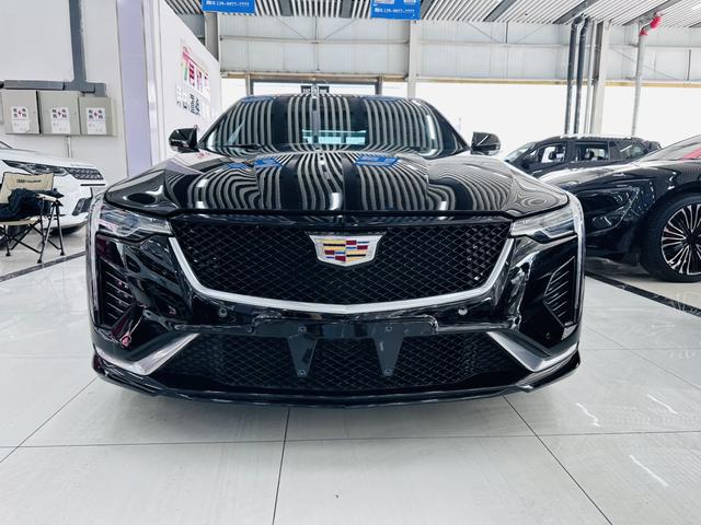 Cadillac CT4 - фото 1
