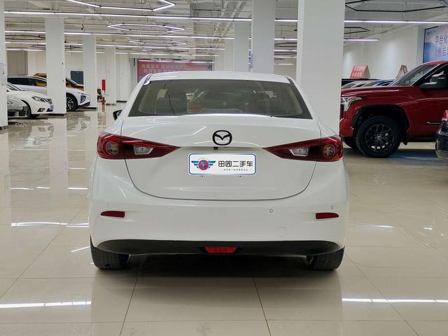 Mazda 3 Axela - фото 4