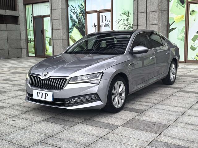 Skoda Superb - фото 0