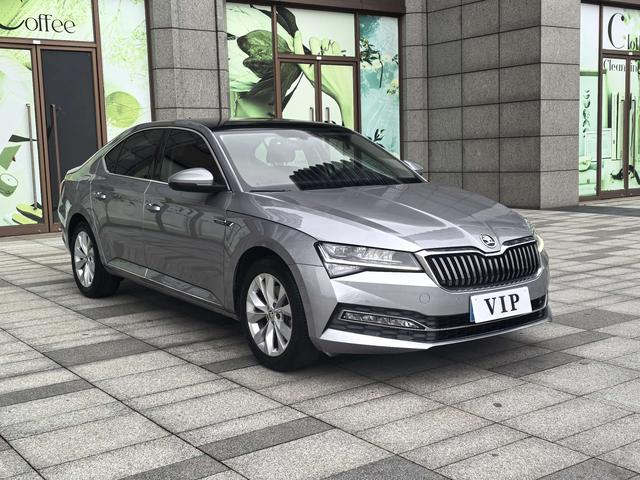 Skoda Superb - фото 2