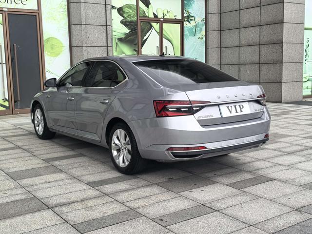 Skoda Superb - фото 3