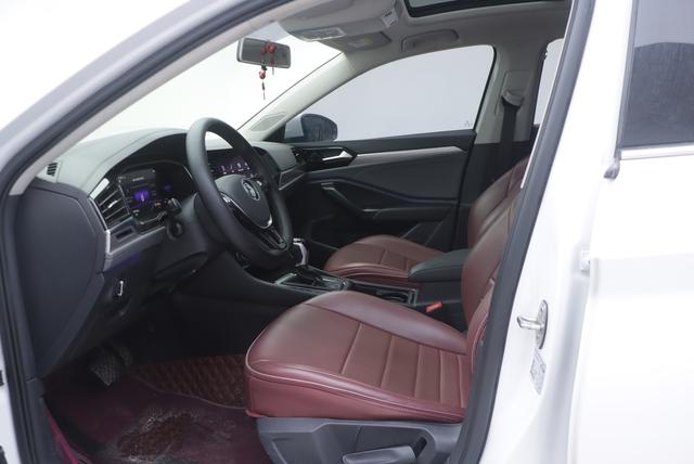 Volkswagen Sagitar - фото 2