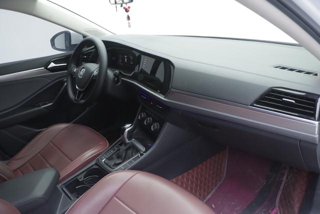 Volkswagen Sagitar - фото 4