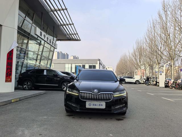 Skoda Superb - фото 1