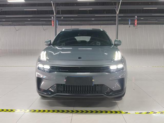 Lynk & Co 06 - фото 1